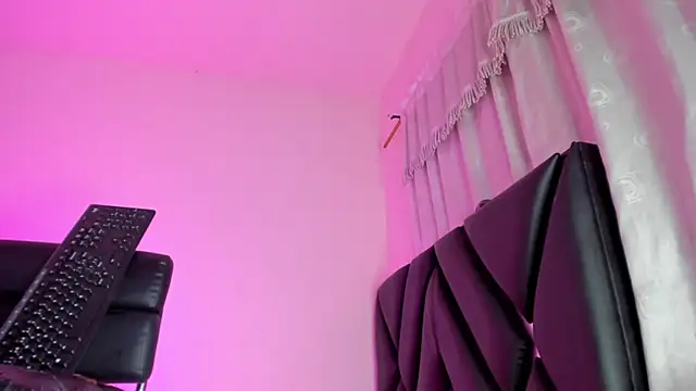 stephany doll  online show from 05-14-26, 09:43