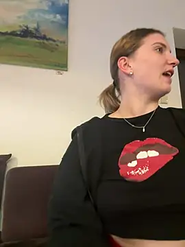 Snapshot of secretcrazy69 chatting on 01-26-25, 05:34 secretcrazy69 online show from 01-26-25, 05:34