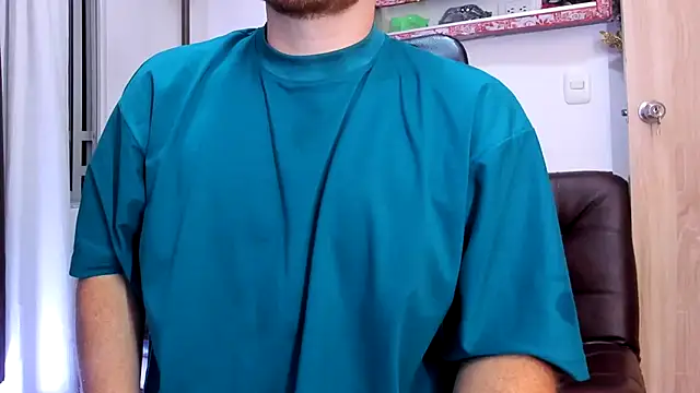 Snapshot of michacosio chatting on 12-20-25, 05:14 michacosio online show from 12-20-25, 05:14