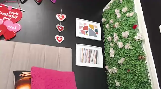 Snapshot of AngelitaWild_ chatting on 02-18-25, 11:52 AngelitaWild online show from 02-18-25, 11:52