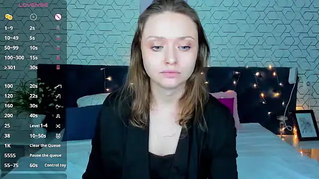 Snapshot of Linda_Bryant chatting on 12-28-24, 04:08 Linda Bryant online show from 12-28-24, 04:08