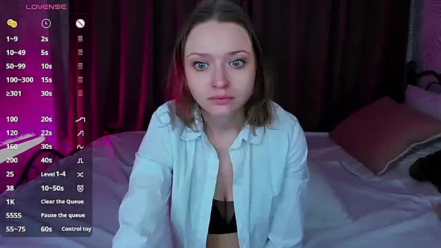 Snapshot of Linda_Bryant chatting on 01-11-25, 12:55 Linda Bryant online show from 01-11-25, 12:55