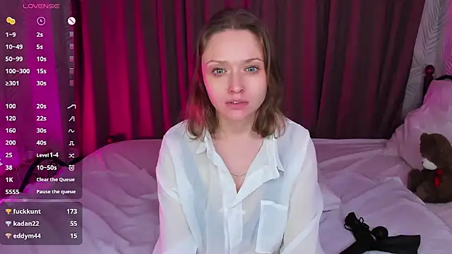 Snapshot of Linda_Bryant chatting on 02-16-25, 02:42 Linda Bryant online show from 02-16-25, 02:42