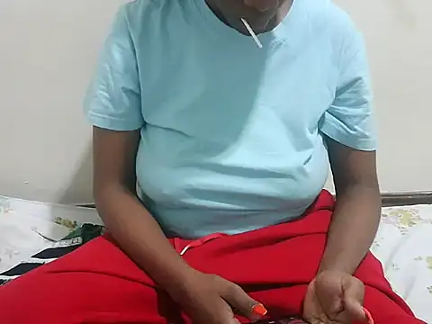 Snapshot of prettybeee chatting on 03-14-26, 11:54 prettybeee online show from 03-14-26, 11:54