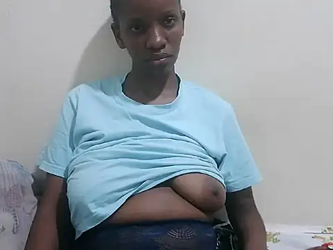 Snapshot of prettybeee chatting on 03-30-26, 10:55 prettybeee online show from 03-30-26, 10:55