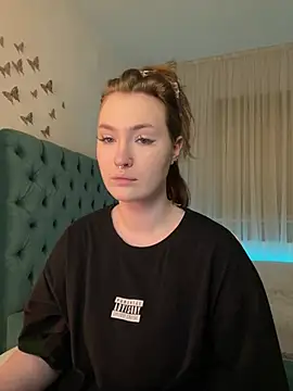 Snapshot of _Chlo__e chatting on 03-22-25, 11:09 Chlo e online show from 03-22-25, 11:09