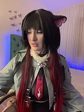 Snapshot of _Chlo__e chatting on 10-31-25, 10:33 Chlo e online show from 10-31-25, 10:33