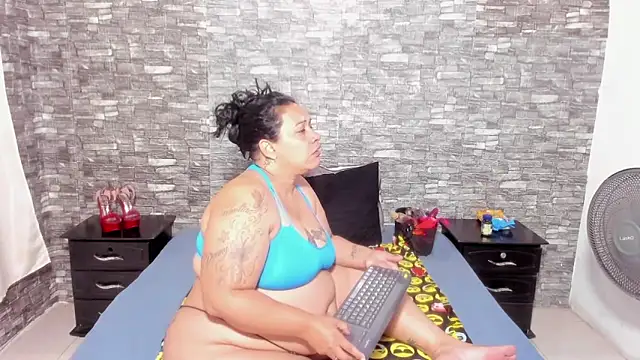 Snapshot of Sofie-Storm chatting on 01-17-25, 09:49 Sofie-Storm online show from 01-17-25, 09:49