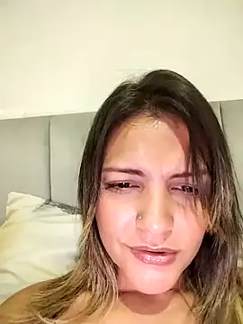 Snapshot of Mia_Hampton chatting on 02-06-25, 01:38 Mia Hampton online show from 02-06-25, 01:38