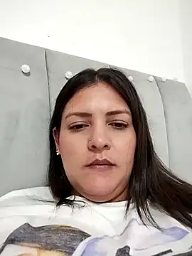 Snapshot of Mia_Hampton chatting on 10-10-25, 07:57 Mia Hampton online show from 10-10-25, 07:57