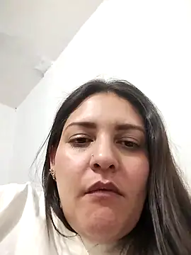 Mia Hampton online show from 12-23-25, 03:26