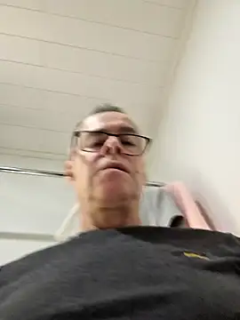 Snapshot of DarrenSullivanSlut chatting on 12-02-24, 07:36 DarrenSullivanSlut online show from 12-02-24, 07:36