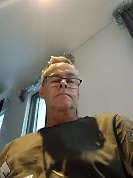 Snapshot of DarrenSullivanSlut chatting on 12-04-24, 10:13 DarrenSullivanSlut online show from 12-04-24, 10:13