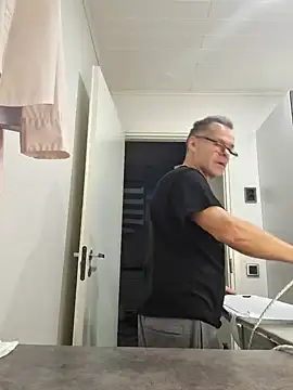 Snapshot of DarrenSullivanSlut chatting on 12-16-24, 08:20 DarrenSullivanSlut online show from 12-16-24, 08:20