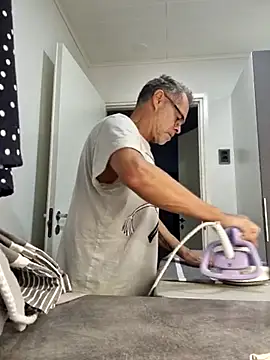 Snapshot of DarrenSullivanSlut chatting on 02-18-25, 07:10 DarrenSullivanSlut online show from 02-18-25, 07:10