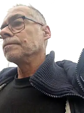 Snapshot of DarrenSullivanSlut chatting on 03-03-25, 08:38 DarrenSullivanSlut online show from 03-03-25, 08:38