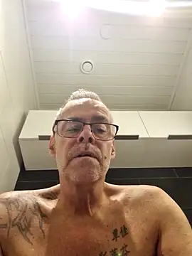 Snapshot of DarrenSullivanSlut chatting on 09-18-25, 06:59 DarrenSullivanSlut online show from 09-18-25, 06:59