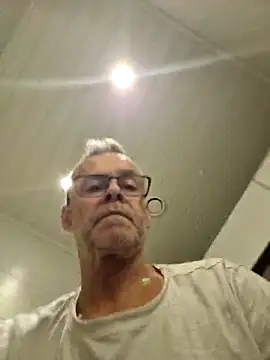 Snapshot of DarrenSullivanSlut chatting on 01-14-26, 11:16 DarrenSullivanSlut online show from 01-14-26, 11:16