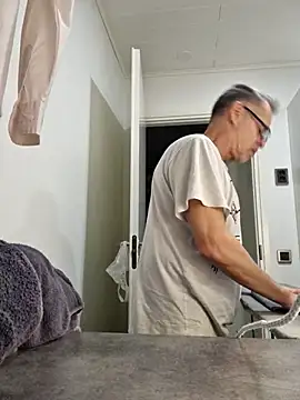 Snapshot of DarrenSullivanSlut chatting on 01-15-26, 07:24 DarrenSullivanSlut online show from 01-15-26, 07:24