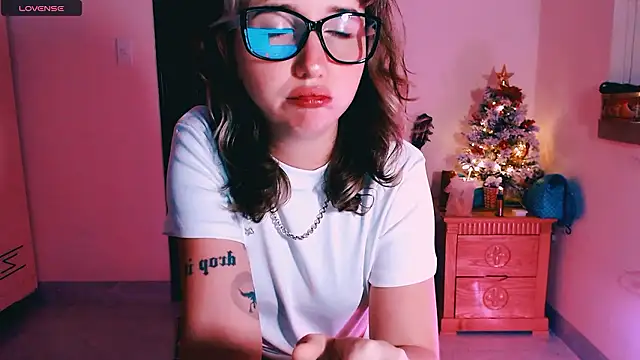 Cosmo Riri online show from 01-17-26, 10:53