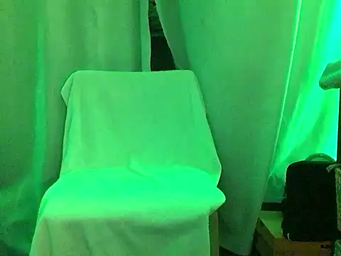 Snapshot of Randolphlancaster chatting on 03-13-25, 09:32 Randolphlancaster online show from 03-13-25, 09:32