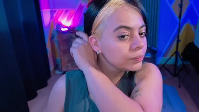 Cuttiealice online show from 10-25-25, 11:07