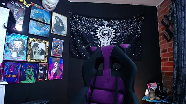 Yourmadame P online show from 01-30-25, 08:10