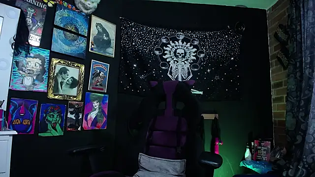 Yourmadame P online show from 02-07-25, 08:10