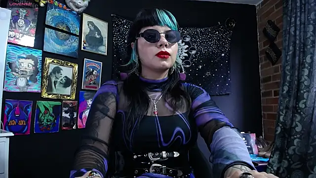 Yourmadame P online show from 03-18-25, 07:42