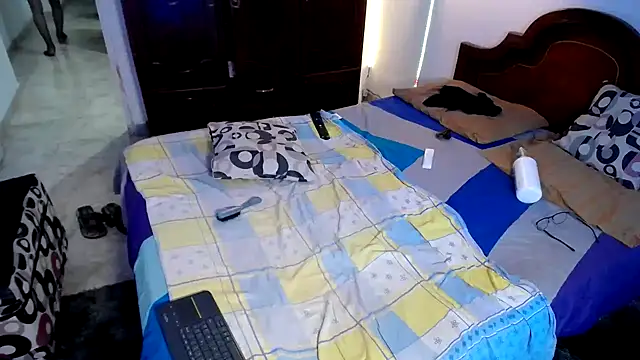 ivonne  hott1 online show from 02-02-25, 01:12