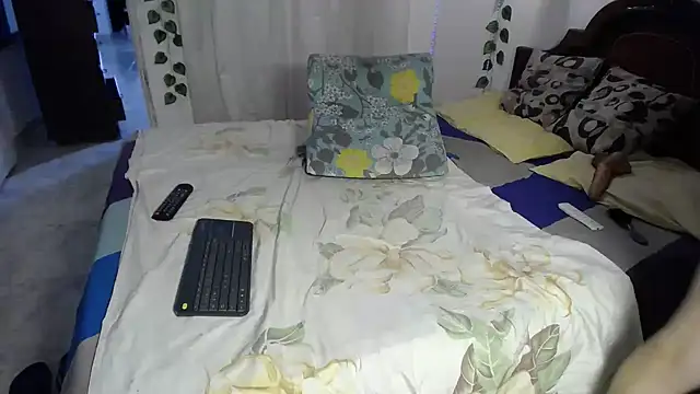 Snapshot of ivonne__hott1 chatting on 06-17-26, 03:13 ivonne hott1 online show from 06-17-26, 03:13