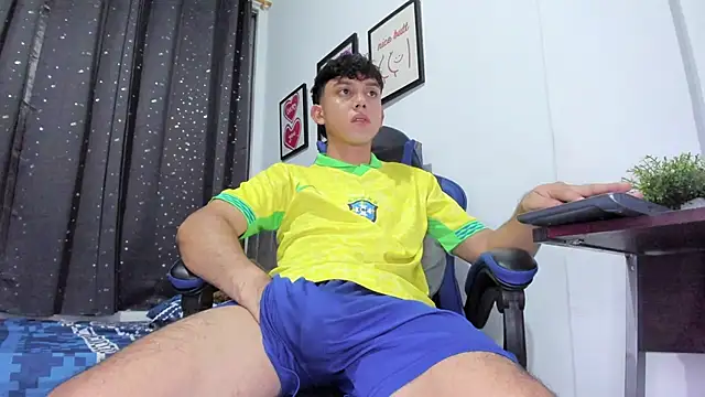 Snapshot of The_skinnyguys chatting on 10-23-25, 11:03 The skinnyguys online show from 10-23-25, 11:03