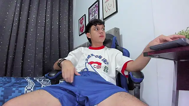 Snapshot of The_skinnyguys chatting on 11-02-25, 10:56 The skinnyguys online show from 11-02-25, 10:56