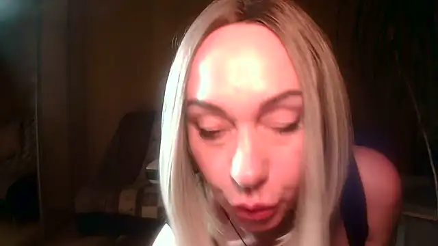 Snapshot of Roxolana_Drim chatting on 05-23-26, 11:53 Roxolana Drim online show from 05-23-26, 11:53