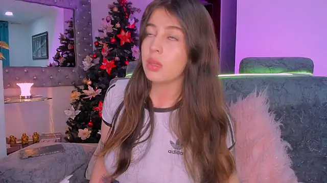 zoe kittylove online show from 11-19-25, 05:29