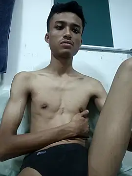 Snapshot of Hunter_Hault chatting on 02-11-26, 12:32 Hunter Hault online show from 02-11-26, 12:32