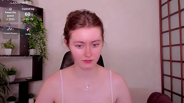 Snapshot of KateCuddle chatting on 07-07-26, 07:34 KateCuddle online show from 07-07-26, 07:34