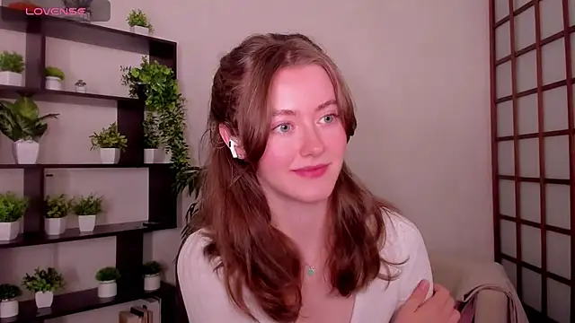 Snapshot of KateCuddle chatting on 07-09-26, 03:32 KateCuddle online show from 07-09-26, 03:32