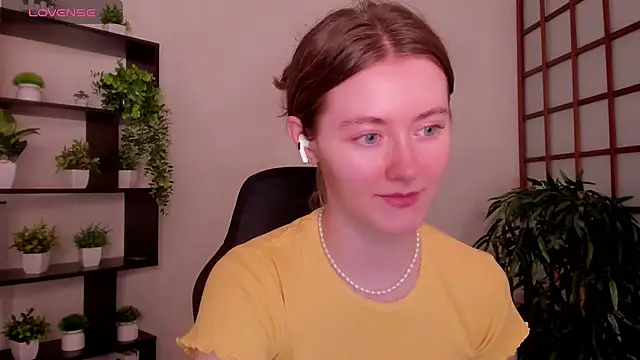 Snapshot of KateCuddle chatting on 07-13-26, 02:36 KateCuddle online show from 07-13-26, 02:36