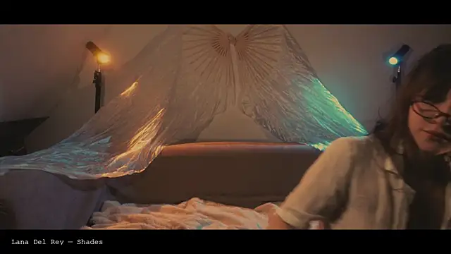 WebCora online show from 04-16-26, 04:52