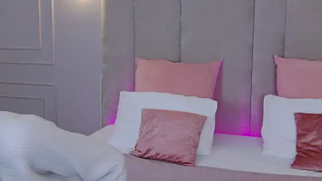 Snapshot of Betty_Bridge chatting on 01-17-25, 06:15 Betty Bridge online show from 01-17-25, 06:15