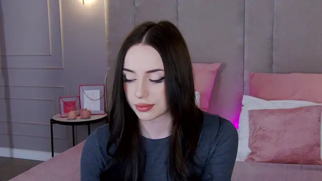 Snapshot of Betty_Bridge chatting on 02-17-25, 05:36 Betty Bridge online show from 02-17-25, 05:36