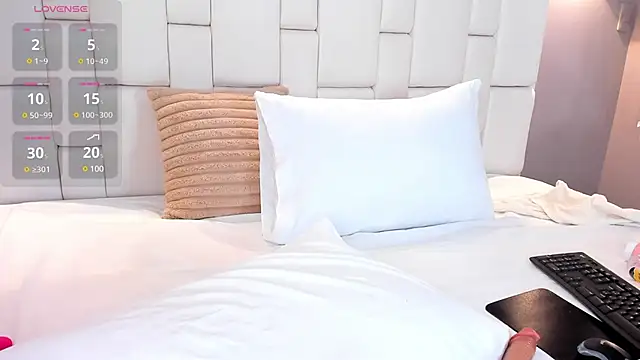 ValeriaGarcia online show from 12-18-24, 12:18