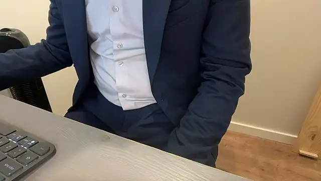 Snapshot of rickyi2023 chatting on 11-26-25, 05:25 rickyi2023 online show from 11-26-25, 05:25