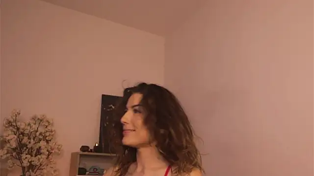 Snapshot of Misslullu chatting on 03-13-25, 04:27 Misslullu online show from 03-13-25, 04:27