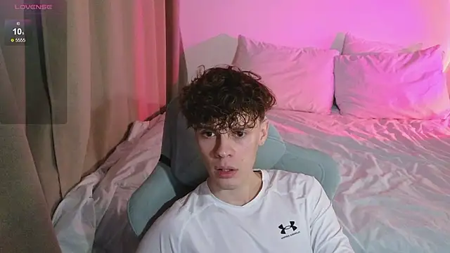 cute thomas online show from 03-25-26, 05:52