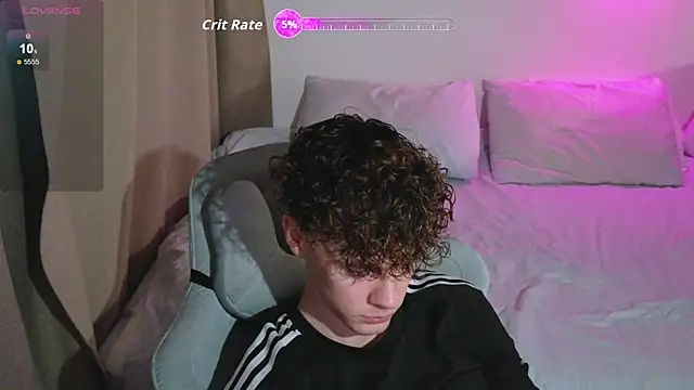 cute thomas online show from 04-07-26, 05:46