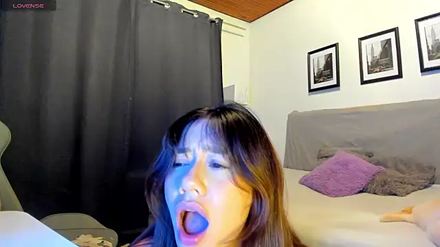 sofimendoza online show from 10-19-25, 08:04