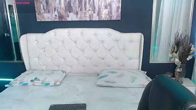 LiaVillalobos online show from 09-22-25, 12:40