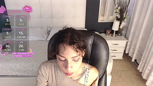 LiaVillalobos online show from 12-17-25, 02:12